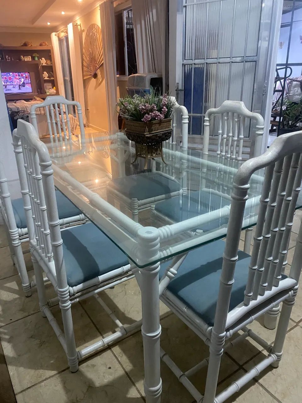 Mesa de jantar com cadeiras - 6 lugares  - Foto 4