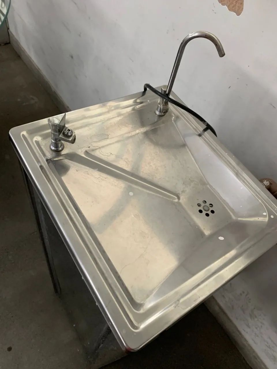 BEBEDOURO INOX E AGUA GELADA