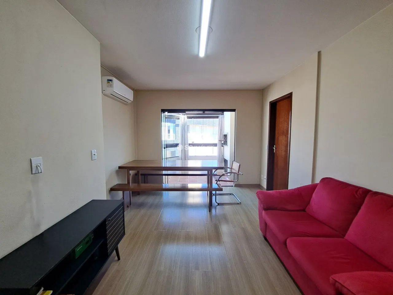 Apartamento mobiliado 2 dormitórios - Foto 2