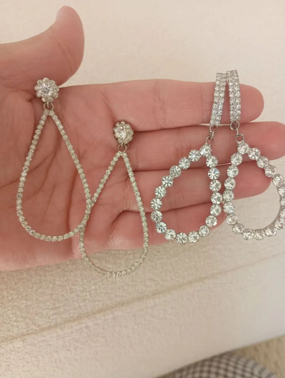Lindo conjunto de brincos ( 2 pares)
