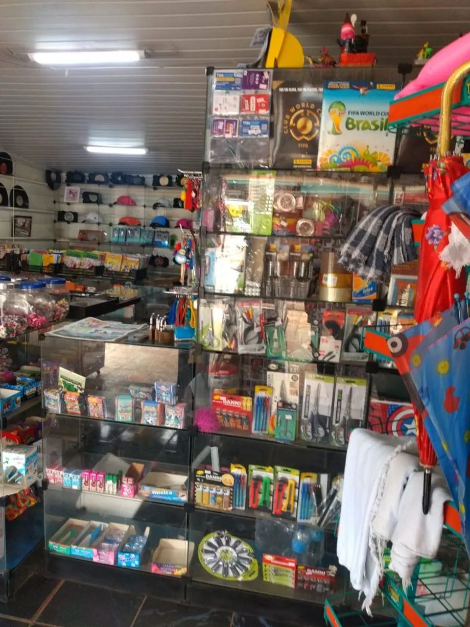 Moedas, cédulas, gibis hqs, álbuns da copa. Passo ponto banca  - Foto 2