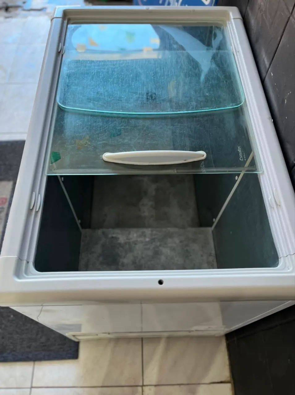Freezer expositor Esmaltec horizontal 400 litros - Foto 2