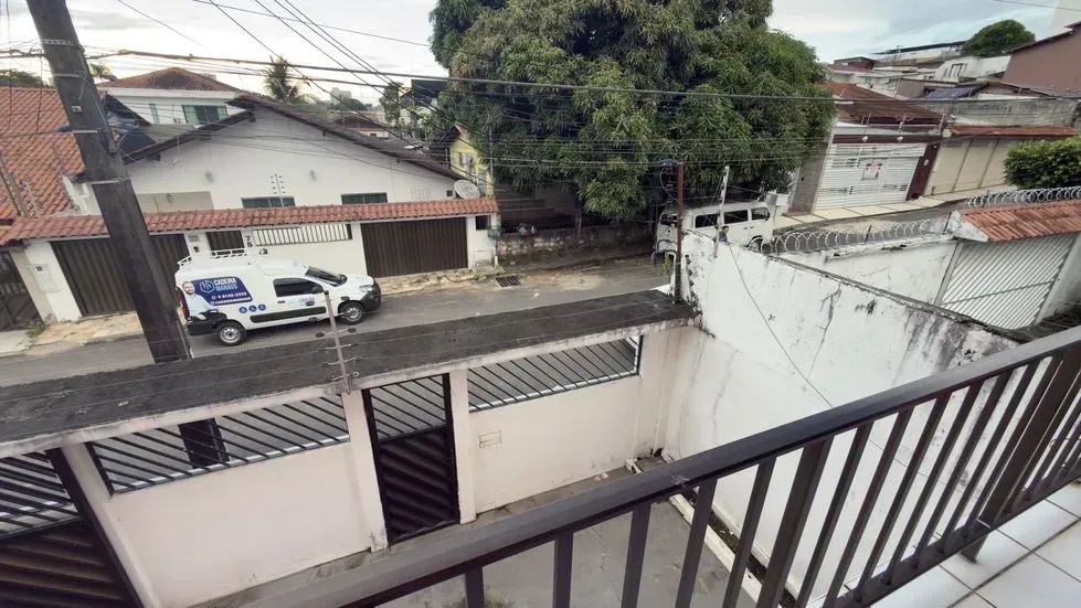Casa com 4 quartos e garagem para 6 carros em Adrianópolis - Foto 3
