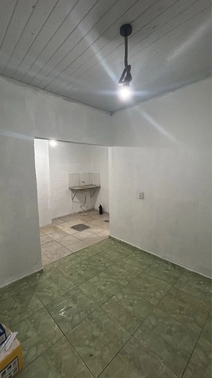 KITNET PARA ALUGAR - R$ 900 | QUARTO, SALA, COZINHA E BANHEIRO - Foto 3