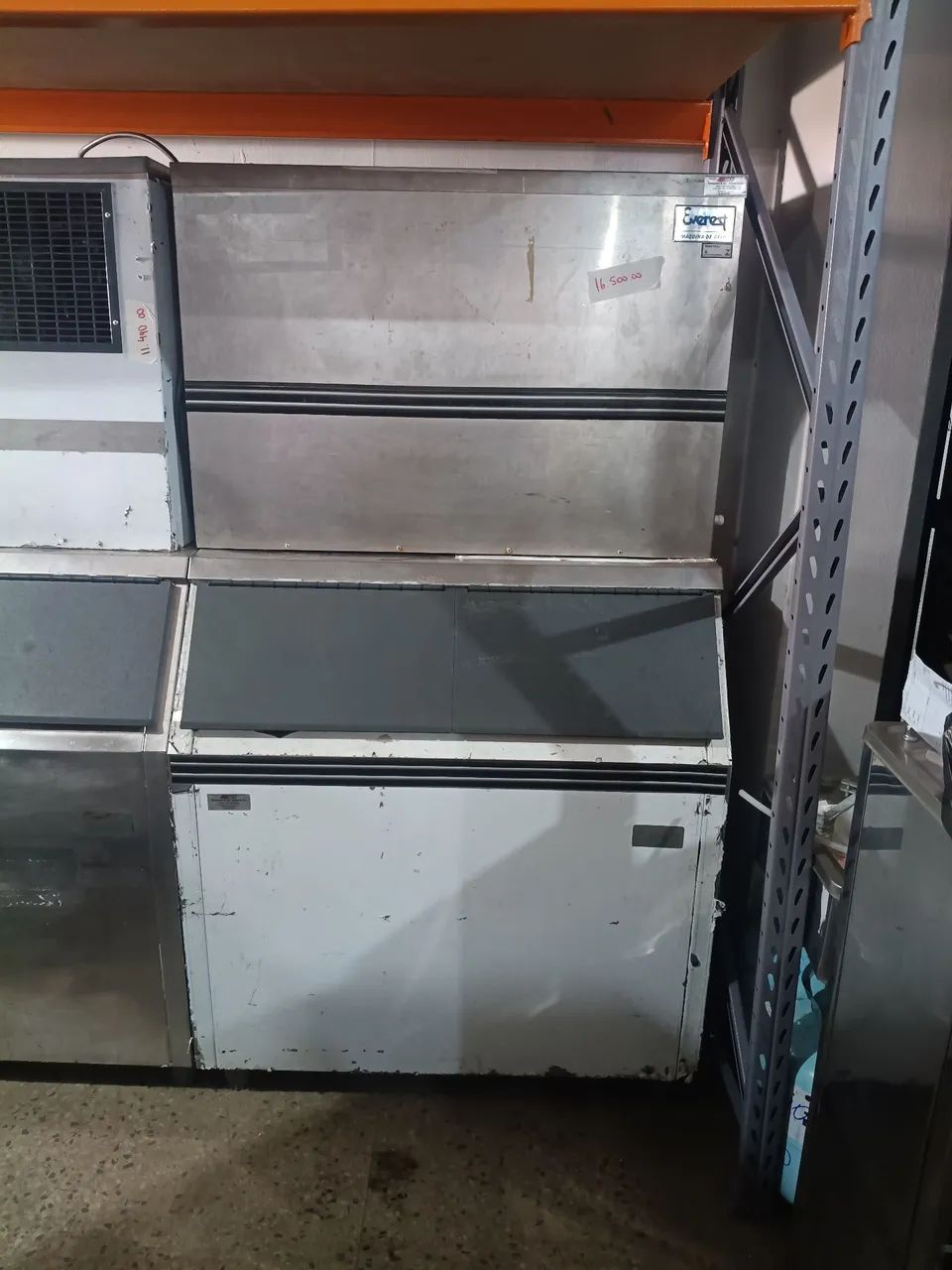 Máquina de gelo Everest 150kg com reservatório 
