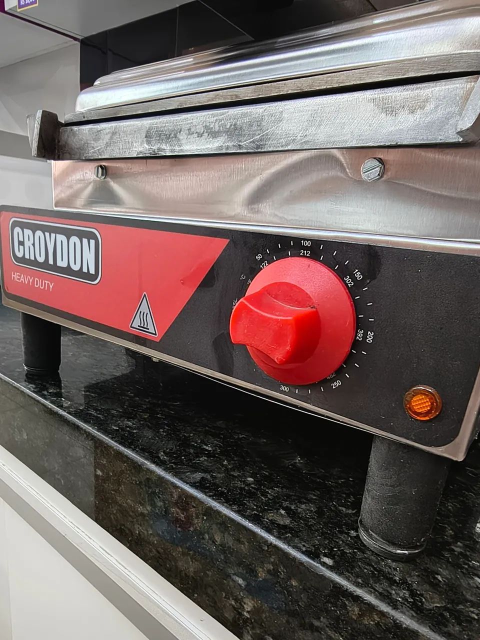 Chapa eletrica CRYDON 220V  - Foto 3