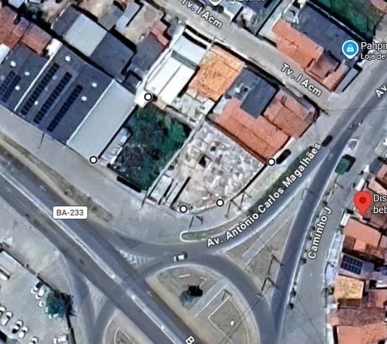 Imóvel com 550,00m2 de terreno à Venda em Serrinha-BA