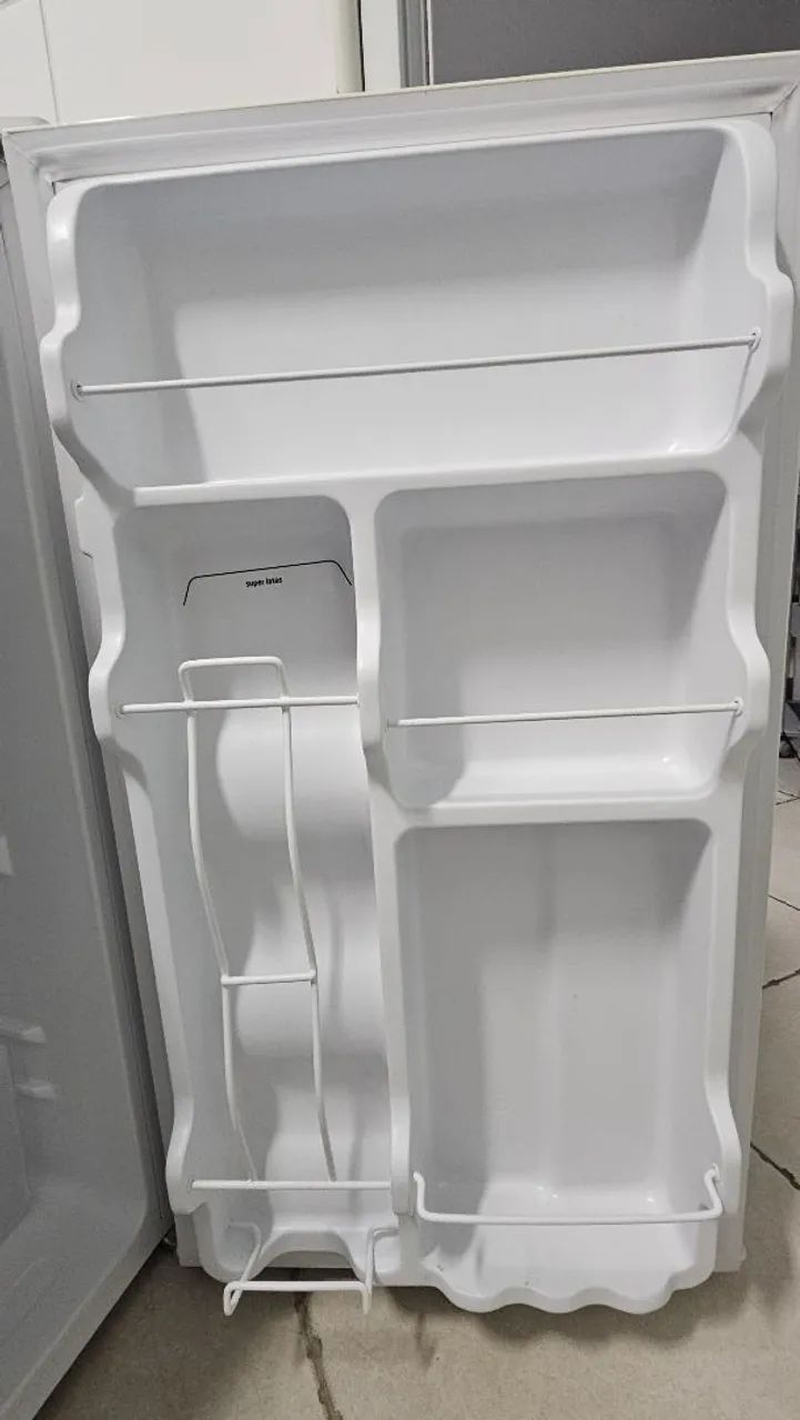 Frigobar Midea Branco com Congelador - Foto 2