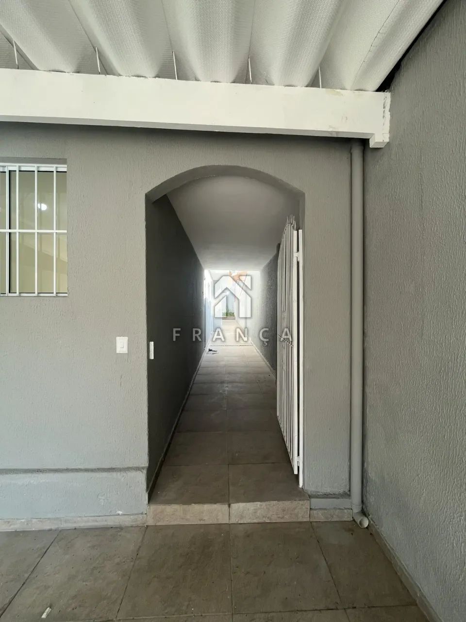 CASA REFORMADA COM 2 QUARTOS - JD. BELA VISTA - Foto 4