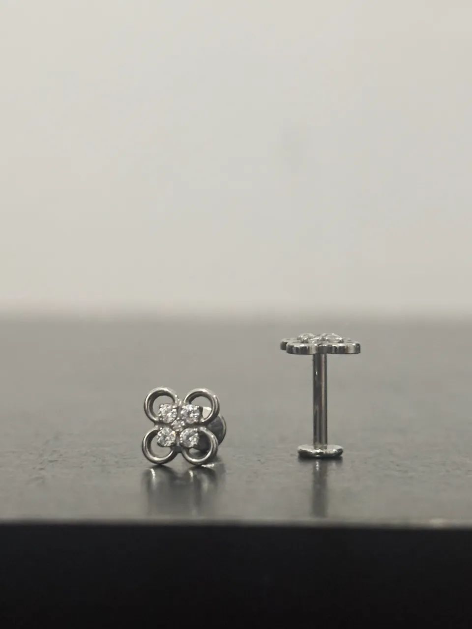 Piercing em titânio 8mm (par)