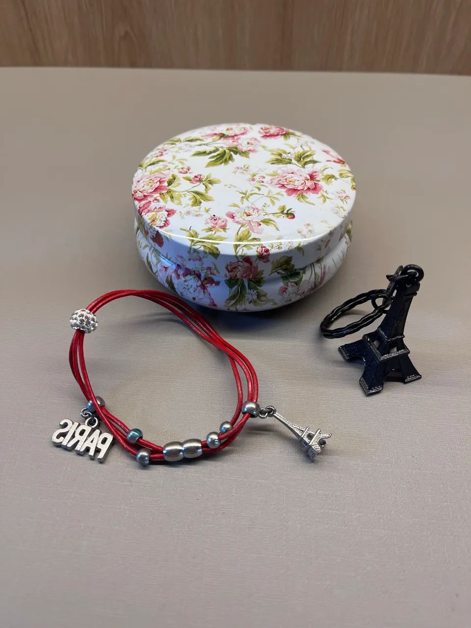 porta joia lata floral com pulseira paris e chaveiro torre eiffel - Foto 3
