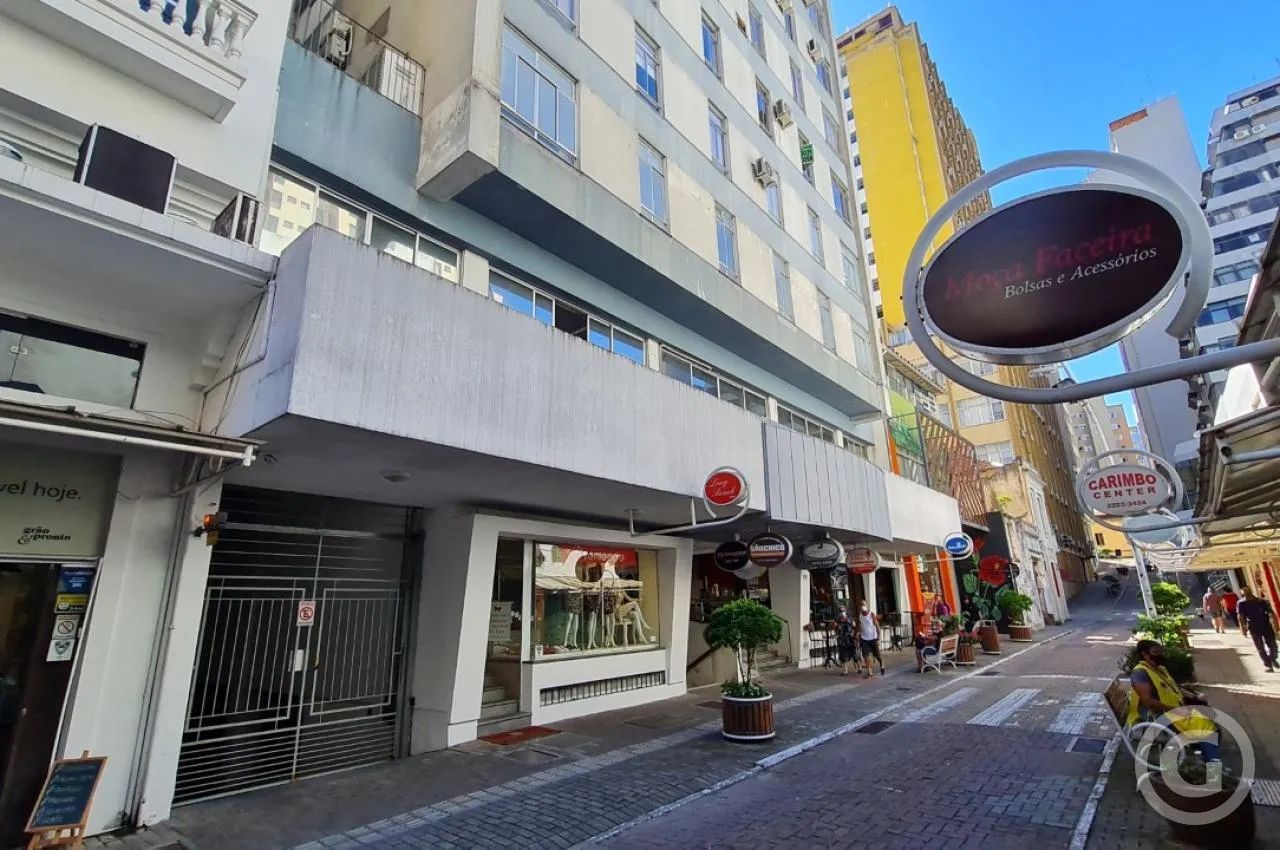 Apartamento de três dormitórios no Centro de Florianópolis