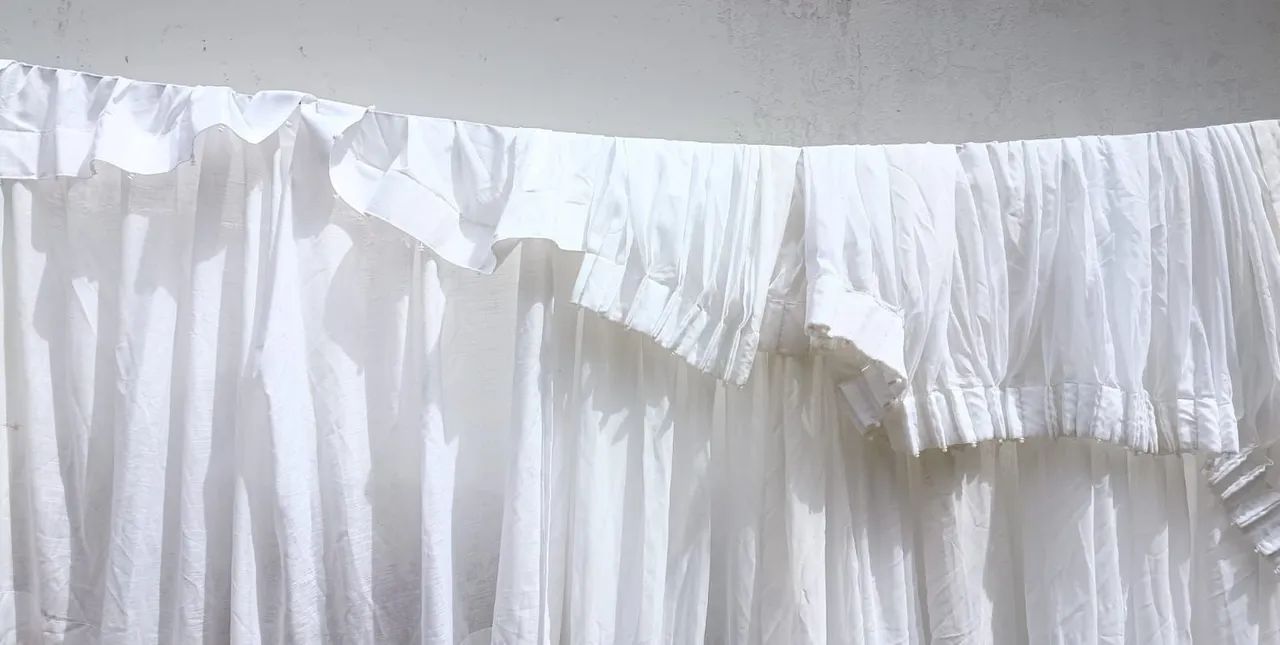4 Cortinas grandes e com forro - Foto 2
