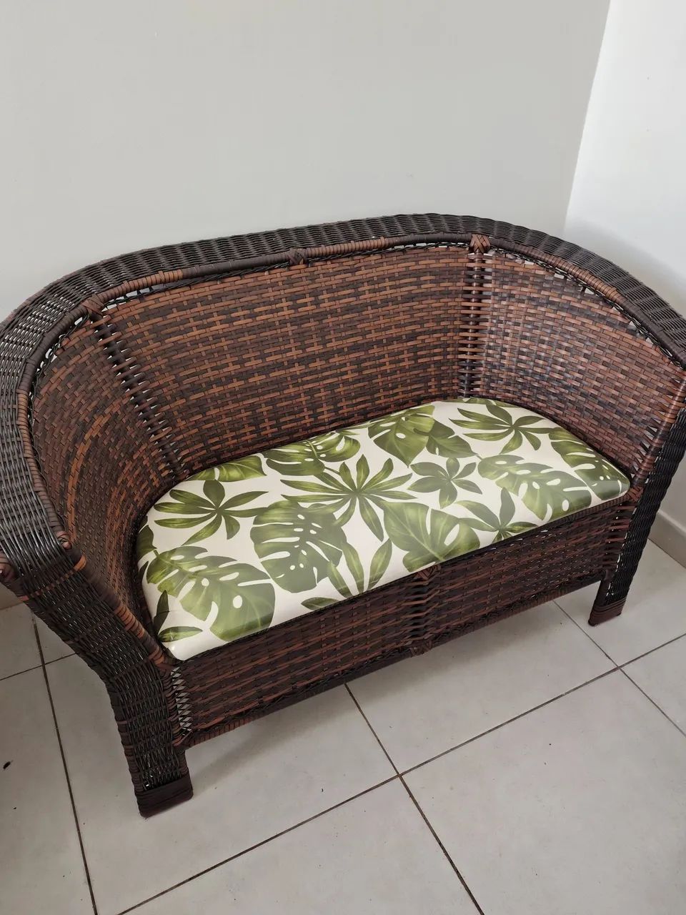 Vendo poltrona sintética para área gourmet