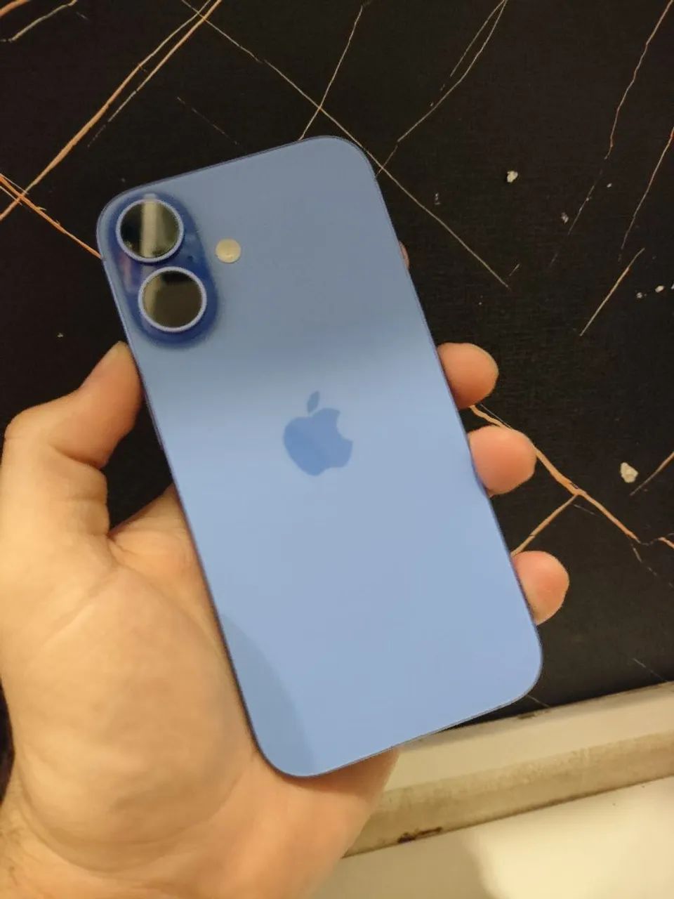iPhone 16 em estado de novo 