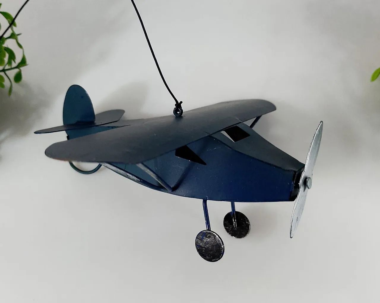 Miniatura Antiga de Avião em lata. - Foto 4