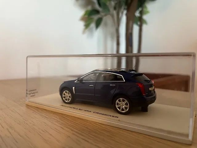 Miniatura Cadillac SRX CROSSOVER 1.43 na cor Azul ano 2011 - Foto 3