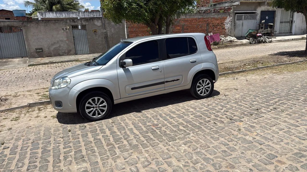 Fiat Uno UNO VIVACE 1.0 EVO Fire Flex 8V 3p 2014