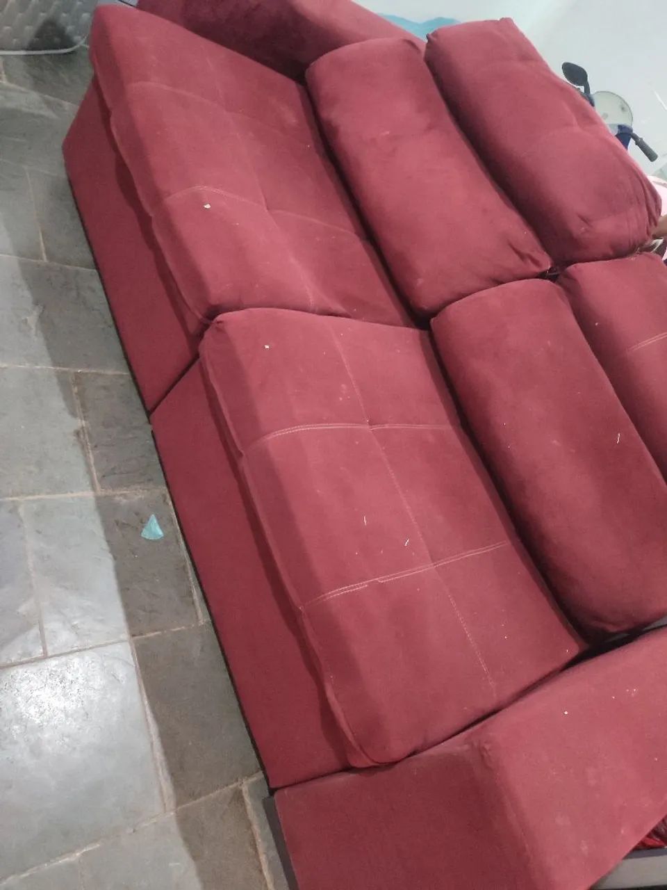 Sofá de dois lugares 