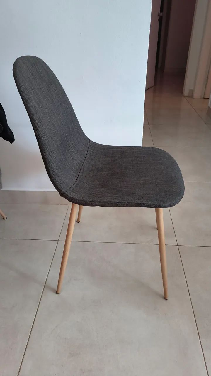 4 Cadeiras de Jantar Eames em Linho da Abracasa