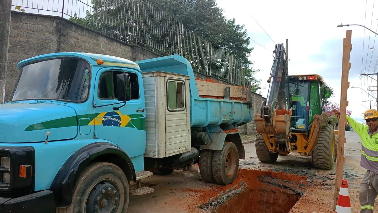 Caminhão pronto para trabalho - Foto 2