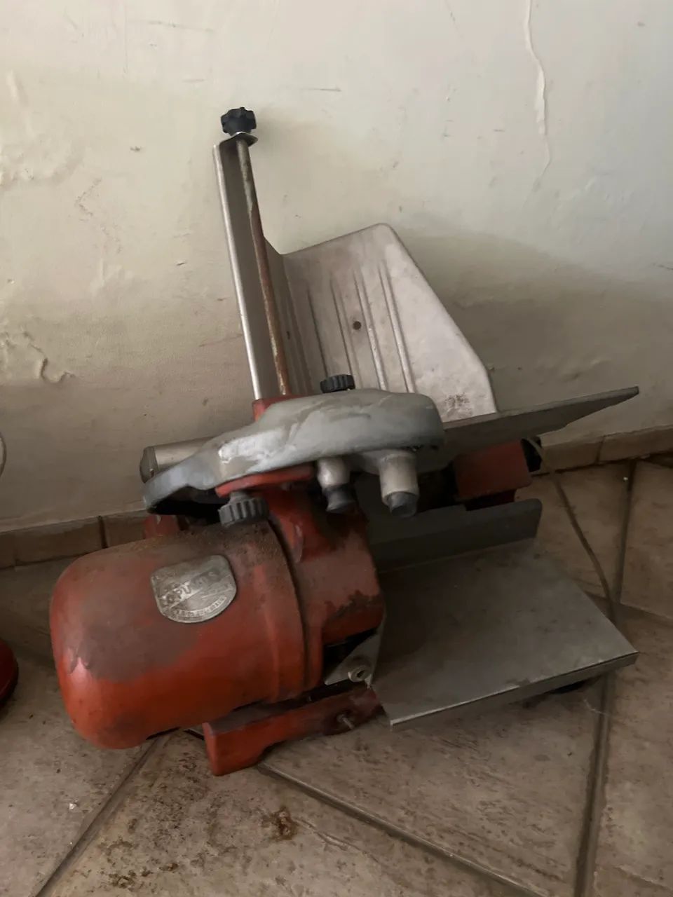 Máquina de frios e balança 