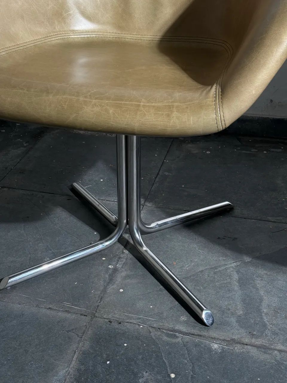Par de Poltronas Giratórias - Foto 3