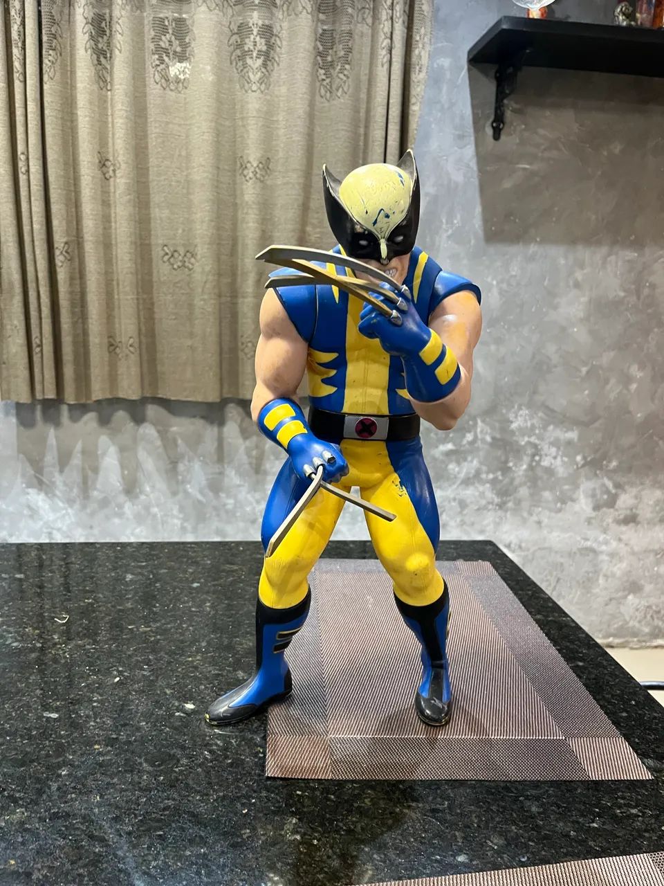 Boneco Wolverine acrílico 30 cm  - Foto 2
