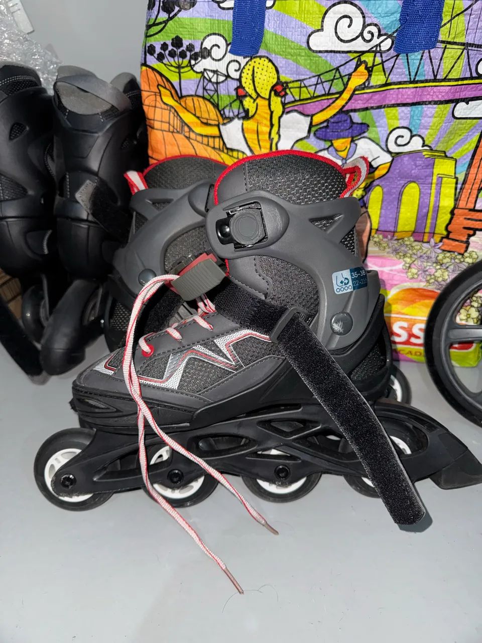 Kit 2 patins novos tamanho 42 e 35/38 - Foto 5