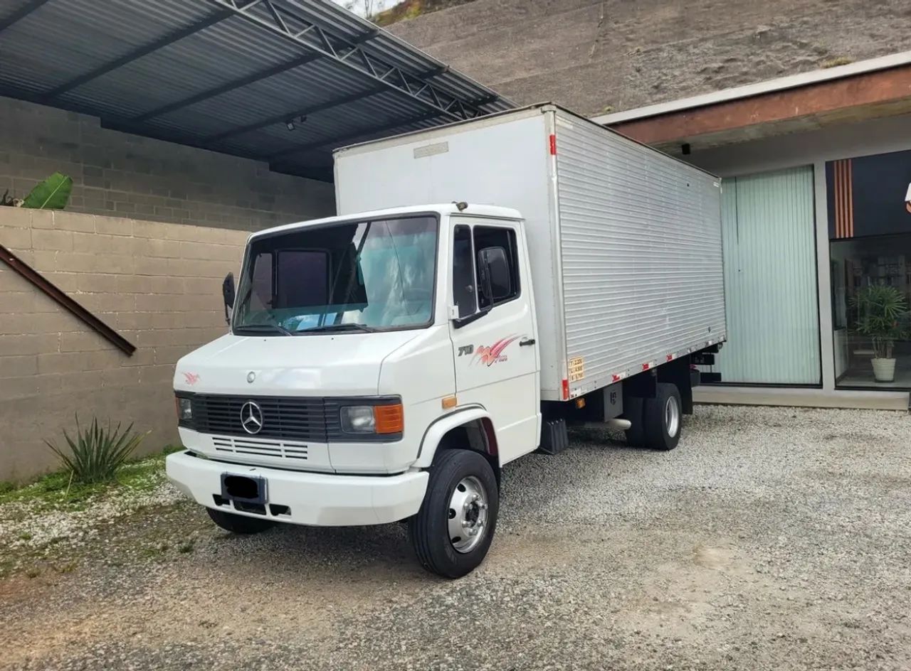 MB 710 PLUS 2005 BAÚ 
