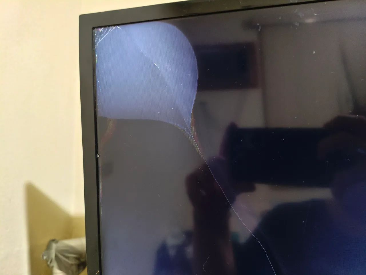 TV Samsung 40 Polegadas UN40 Com Tela Quebrada Para Peças - Foto 2