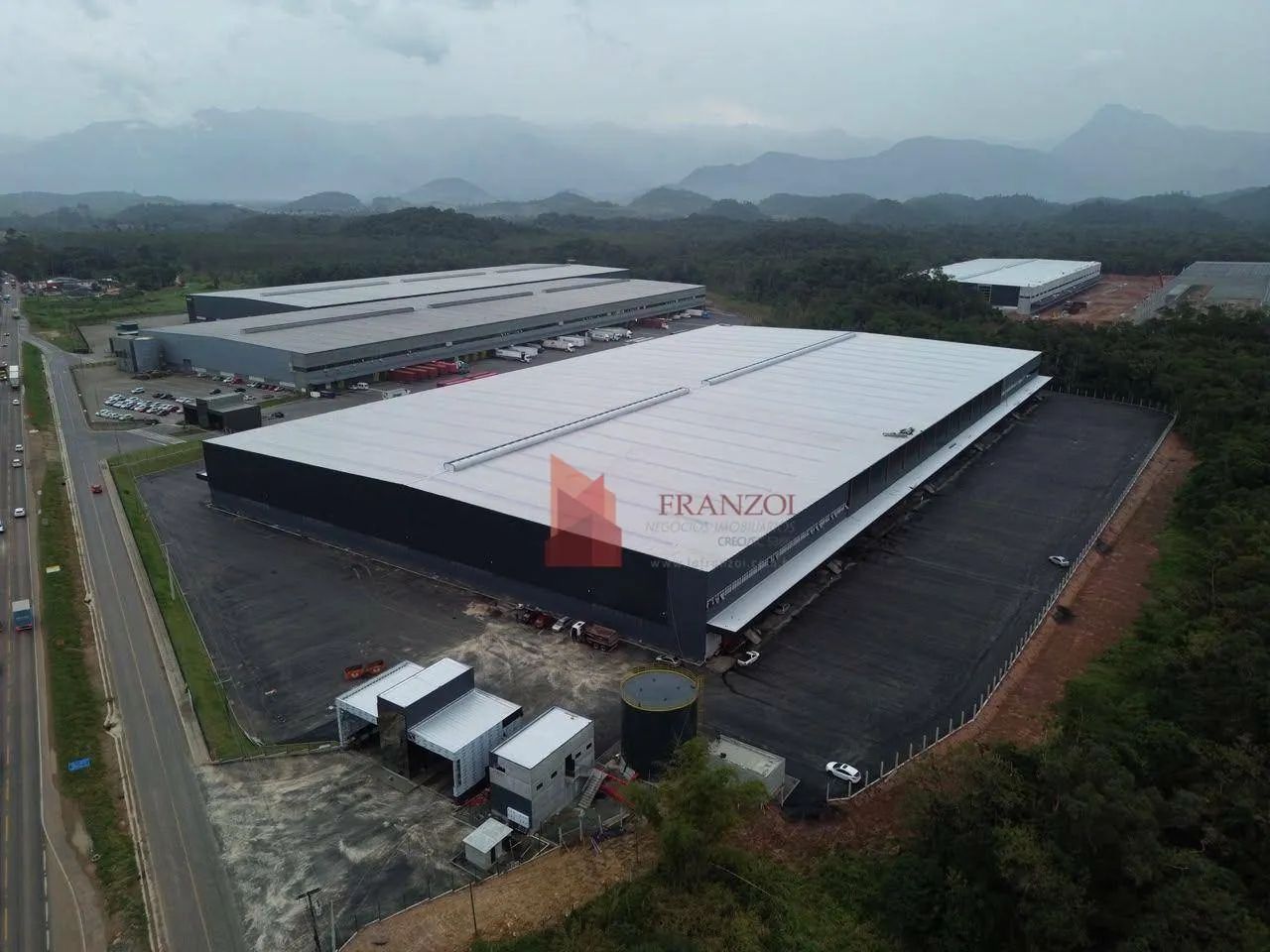 ALUGUEL: GALPÃO LOGISTICO em GARUVA/SC.