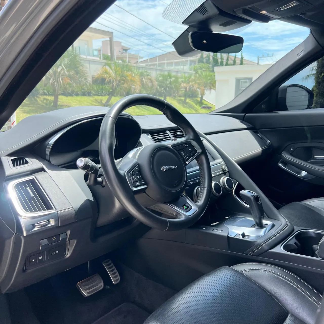 Jaguar E-Pace R-dynamic S 2.0 AWD 249cv Aut. 2019 - Foto 4