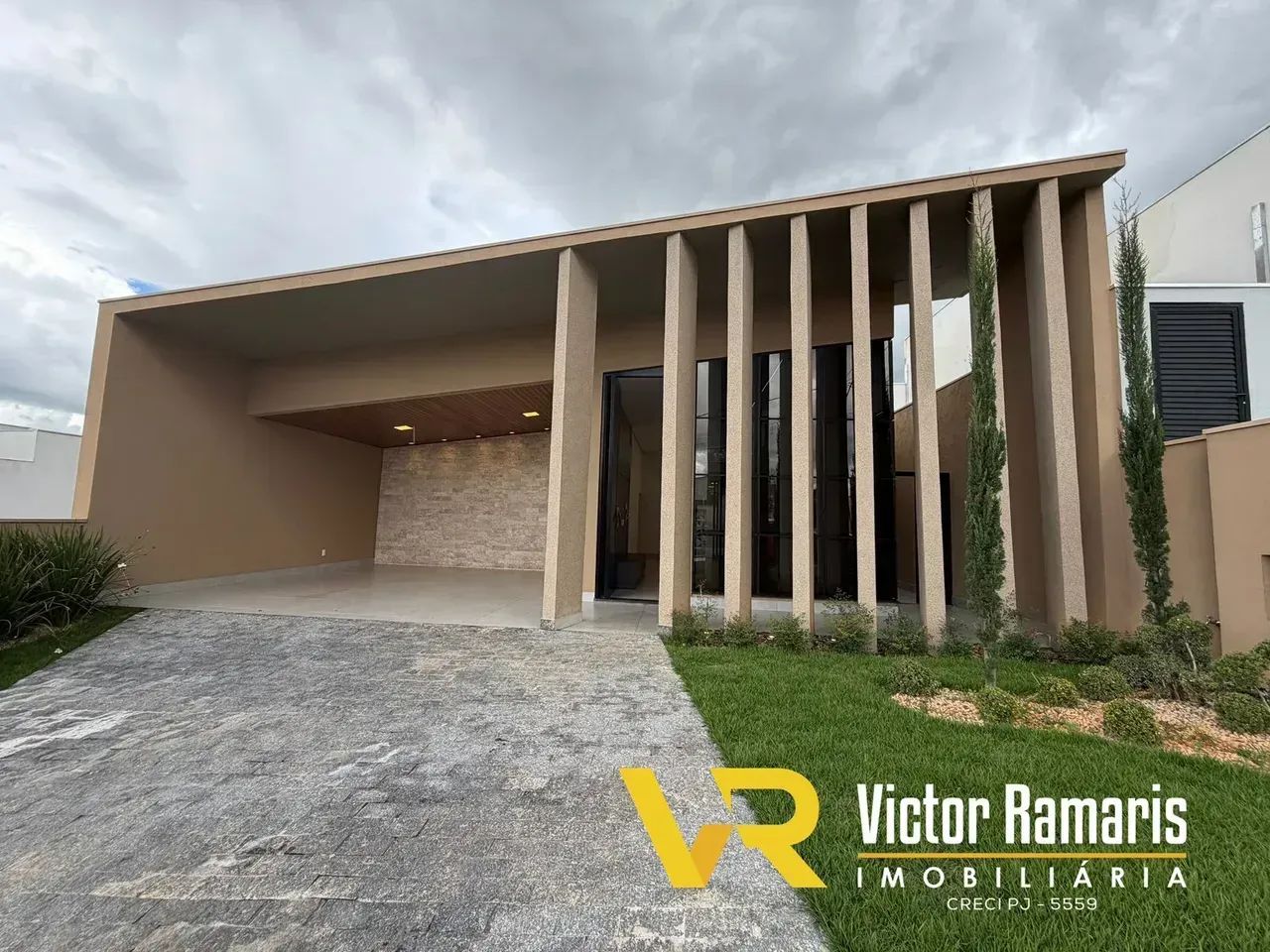 Casa no Condomínio Villagio II