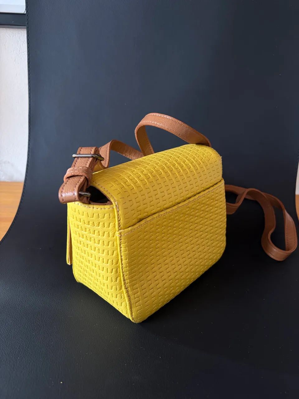 Bolsa Constance Amarela NOVA  - Foto 2