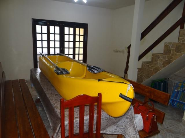 Lindo sobrado, 04 dormitórios, 03 banheiros, terreno todo murado - Foto 12
