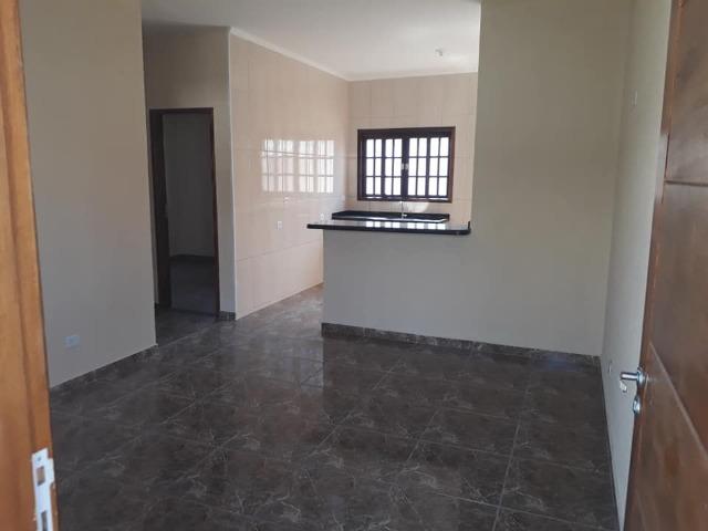 Casa Nova Individual || 2 vagas de Garagem || Próxima ao Centro de Caraguá || 205 mil