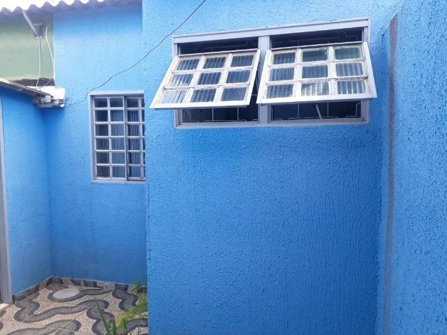 Vd casa 2 quartos, com casa de fundos de 1 quarto, R$ 210 mil aceito financiamento - Foto 17