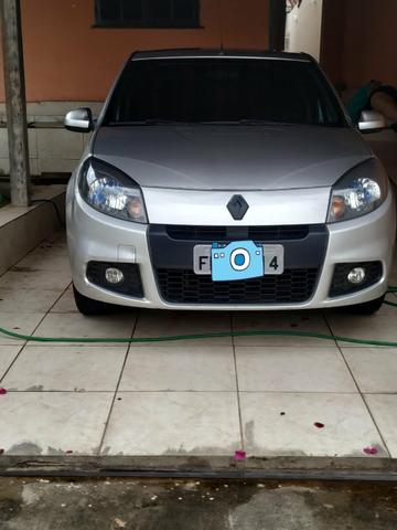 Sandero 14/14 diferenciado (leiam)
