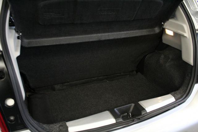 Nissan March 1.0 Flexfuel - Foto 8