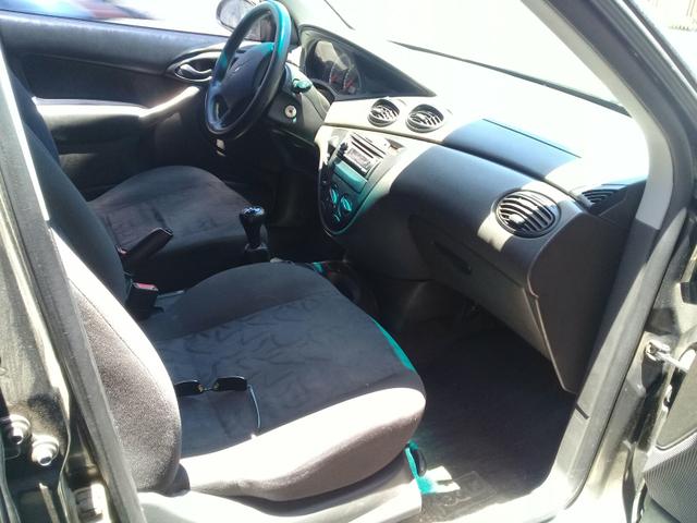 Vendo ou troco focus 1.6 completo