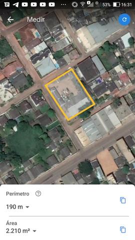 Vende-se um imóvel comercial