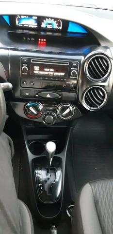 Toyota Etios X Plus 1.5 sedan - Foto 17