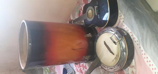 Banjo cavaco eletricos e tambor - Foto 3