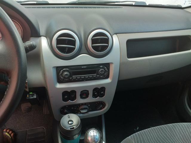 Sandero 1.6 8v completo com gnv ipva2019 pago - Foto 5