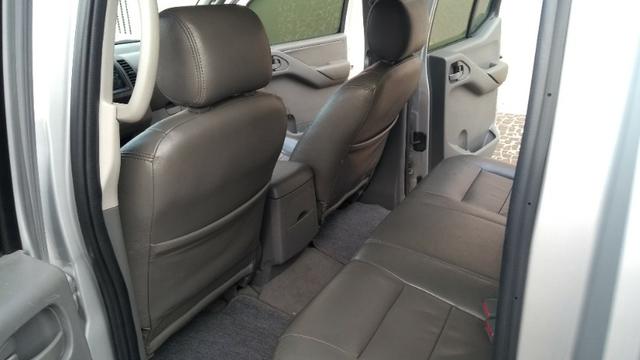 Vendo caminhonete Nissan frontier 2010 - Foto 2