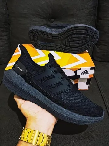 Tênis Adidas Ultra Boost Todo preto para caminhada e dia a dia