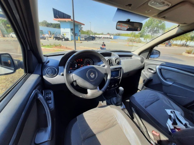 RENAULT DUSTER
