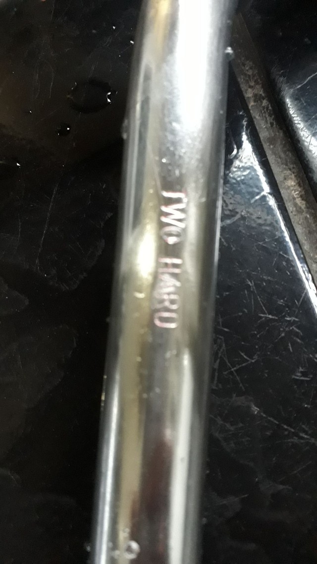 Guidão de alumínio TWO HARD trave V anos 80
