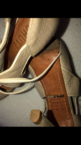 Sandal boot couro salto fino amarração Schutz tamanho 34 - Foto 5